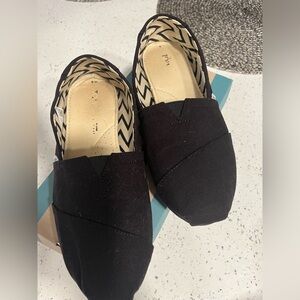 TOM’S ALPARGATA FLATS